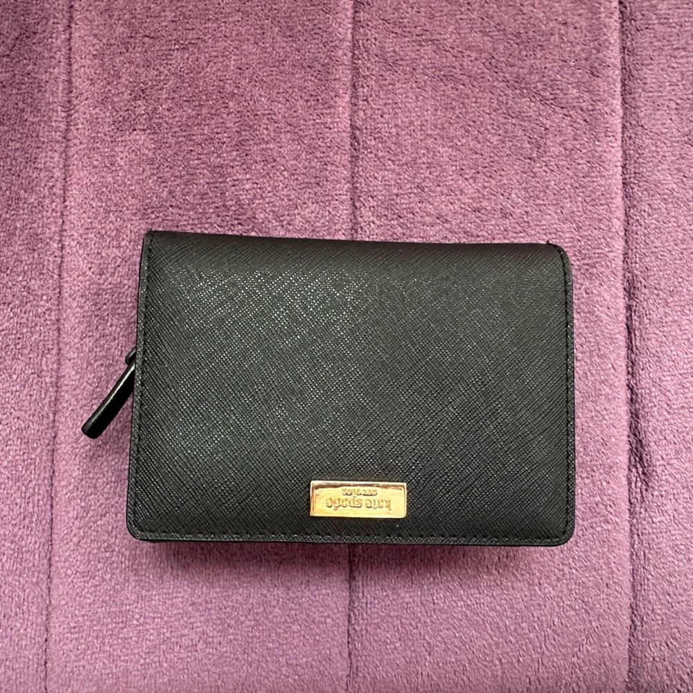 Kate Spade ~ Compact Wallet ~ Saffiano Leather ~ Black